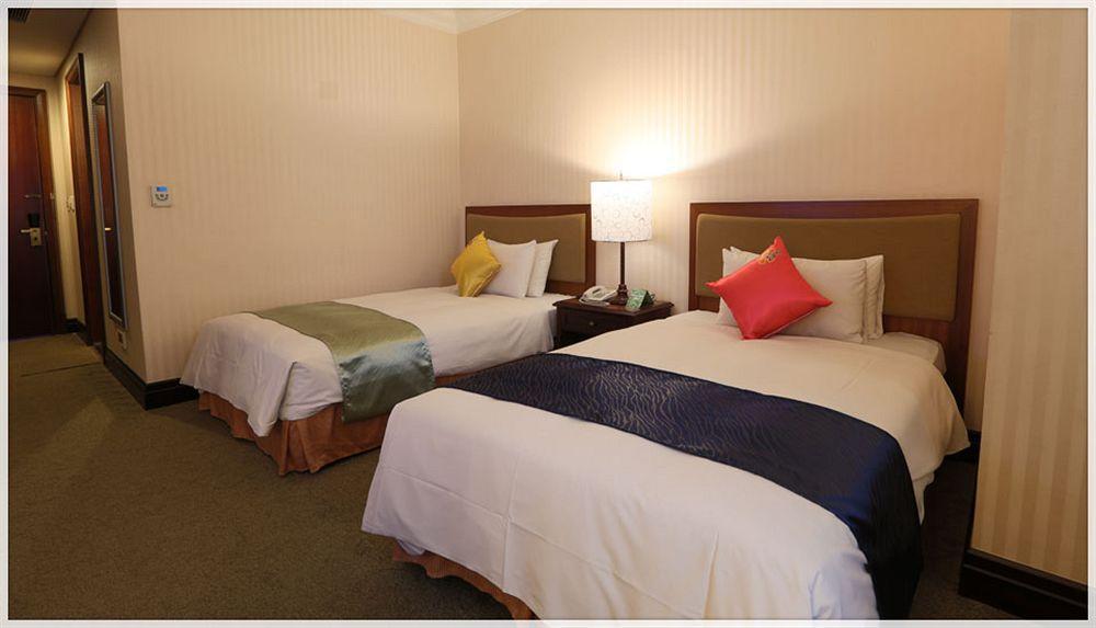 Wei-Yat Grand Hotel Ταϊνάν Εξωτερικό φωτογραφία