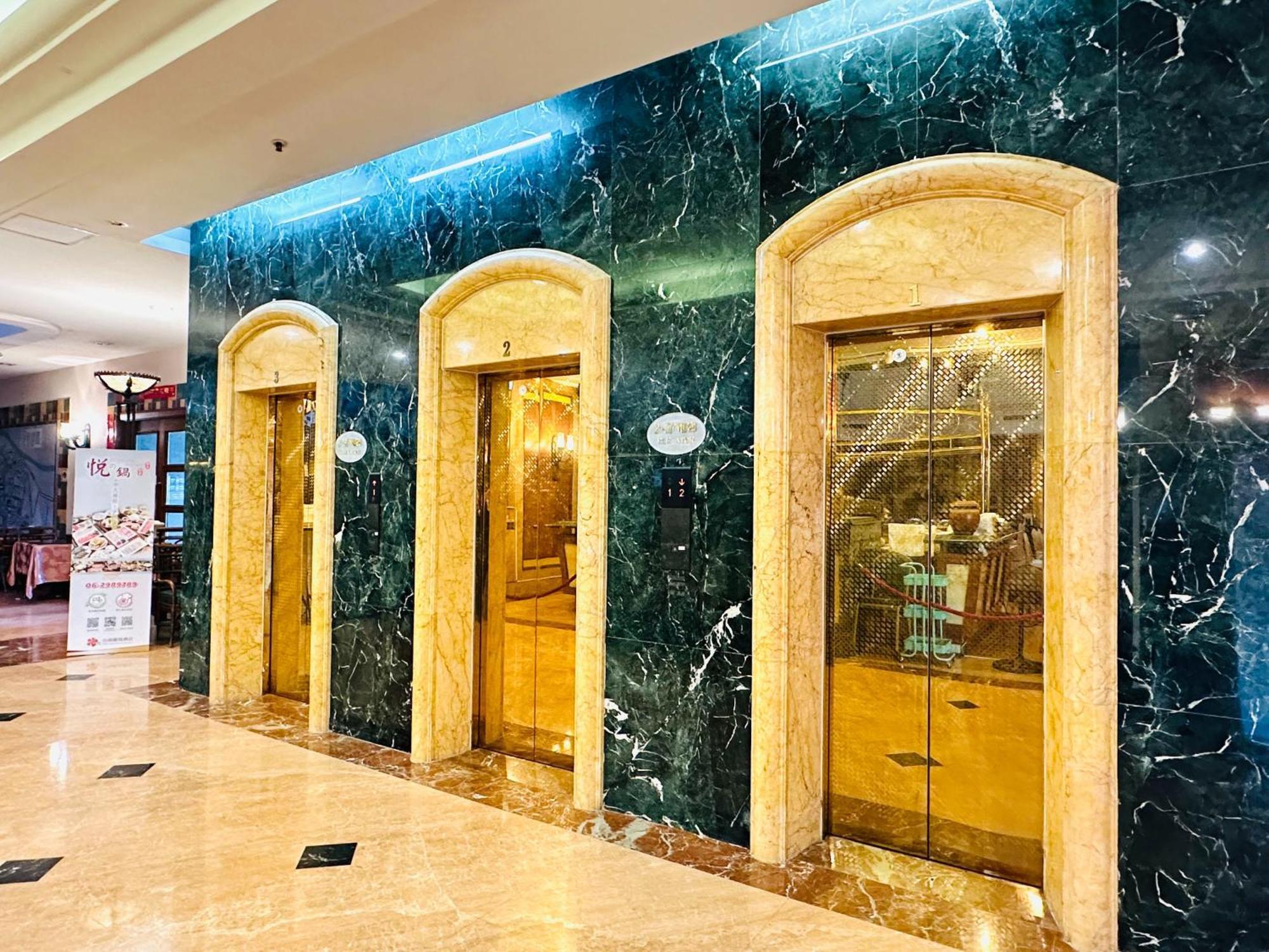 Wei-Yat Grand Hotel Ταϊνάν Εξωτερικό φωτογραφία