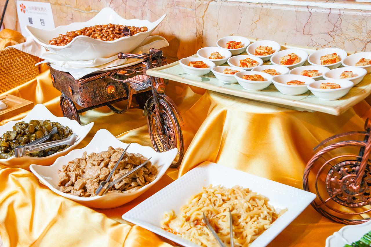 Wei-Yat Grand Hotel Ταϊνάν Εξωτερικό φωτογραφία